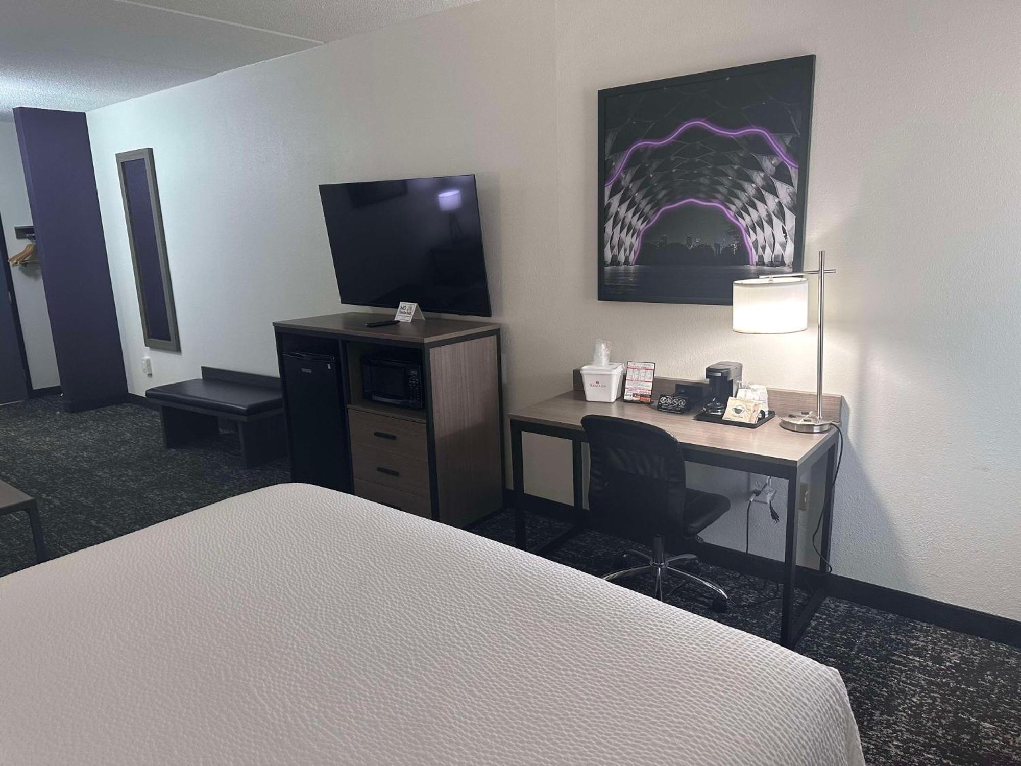 รามาดา บาย วินด์แฮม โบลิงบรูก Hotel โบลิงโบรก ภายนอก รูปภาพ