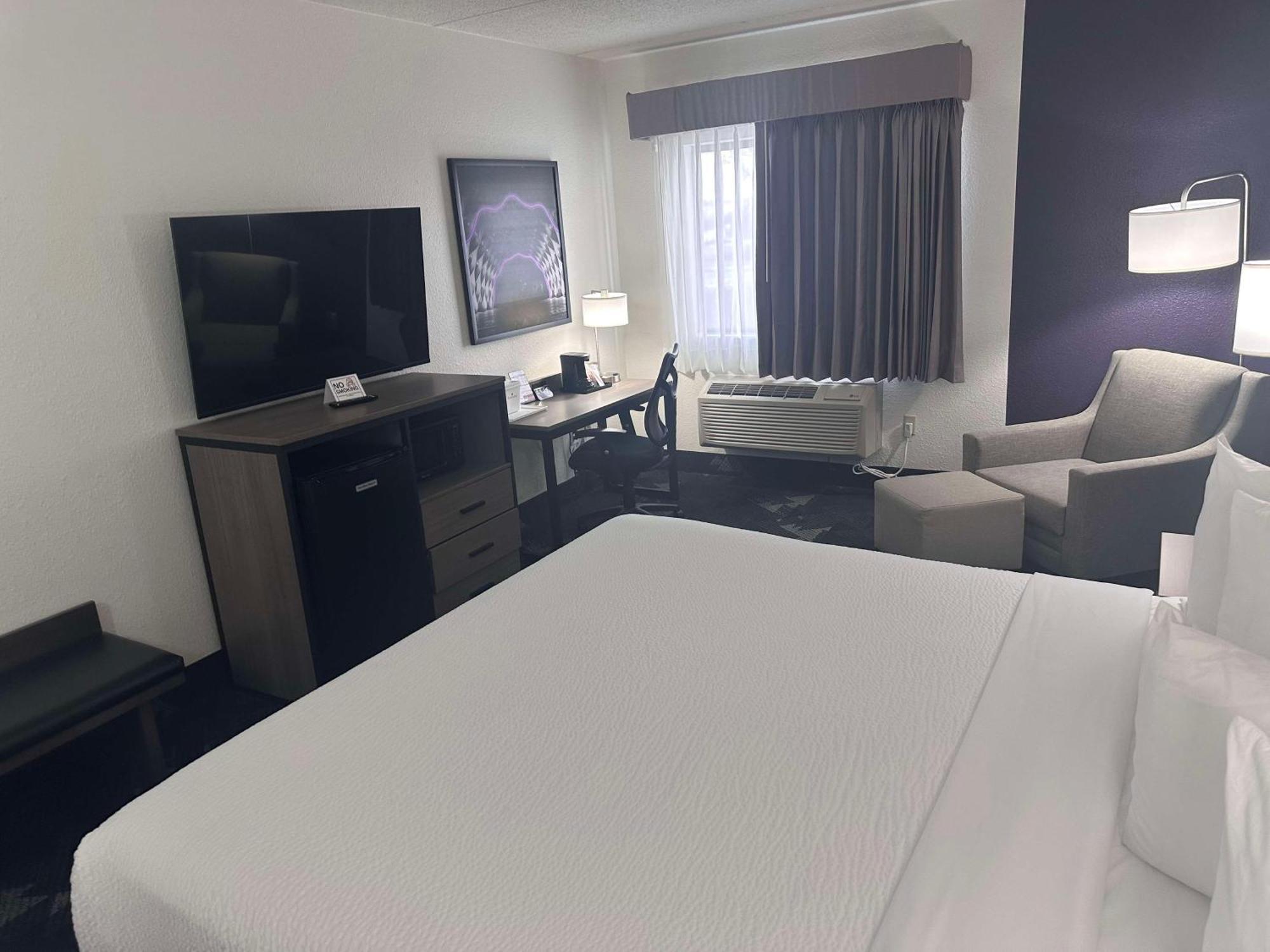 รามาดา บาย วินด์แฮม โบลิงบรูก Hotel โบลิงโบรก ภายนอก รูปภาพ