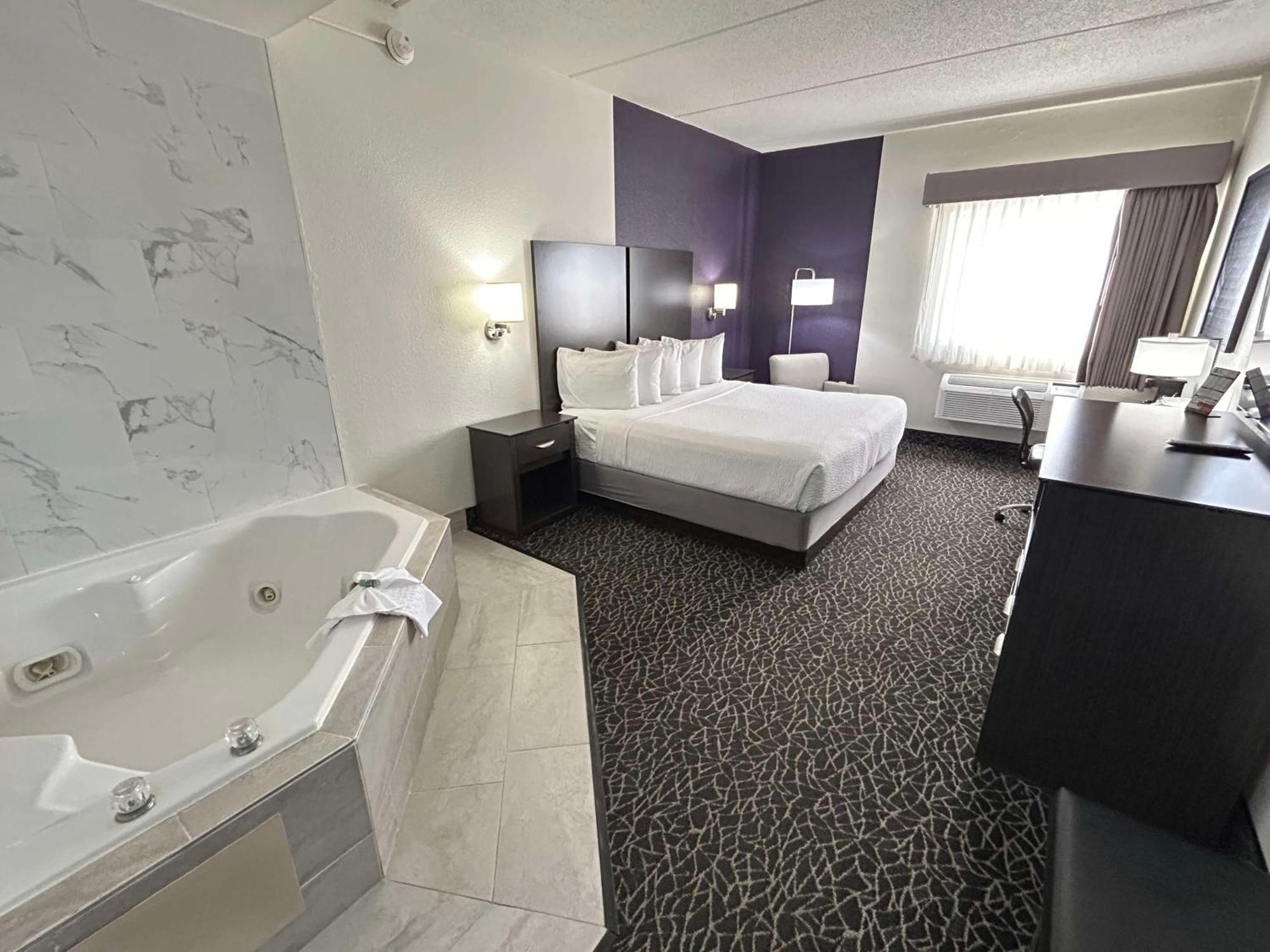 รามาดา บาย วินด์แฮม โบลิงบรูก Hotel โบลิงโบรก ภายนอก รูปภาพ